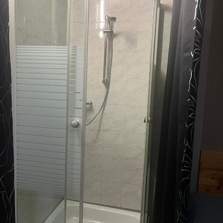 Hipokratios 3 Zimmer Mit Gemeinschaft Wc Fuerth Exterior foto